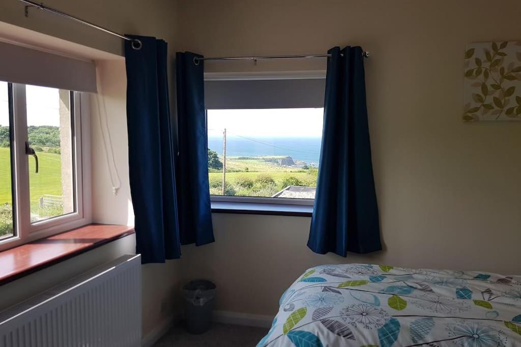 Mcconaghys Glenside Farmhouse Whitepark Bay Ballintoy Eksteriør billede